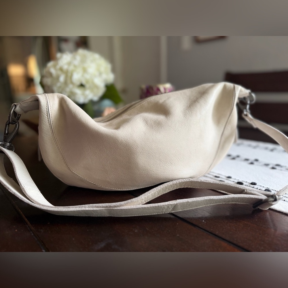 Latico Callie Crossbody/Hobo in Oat 🤍